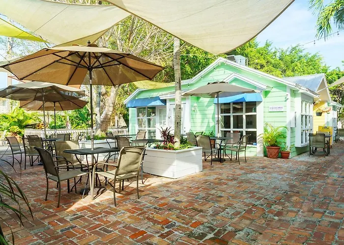 Olde Marco Island Inn And Suites